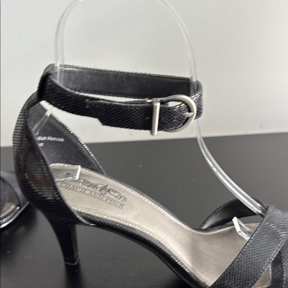 Coach and Four Black Strappy Heels Sz 7 - Picture 4 of 11